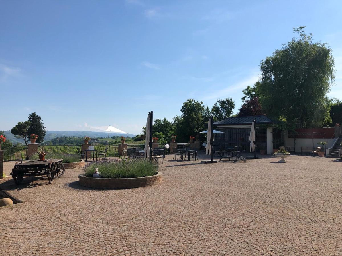 Cascina San Michele Bed and Breakfast Costigliole d'Asti Exteriör bild