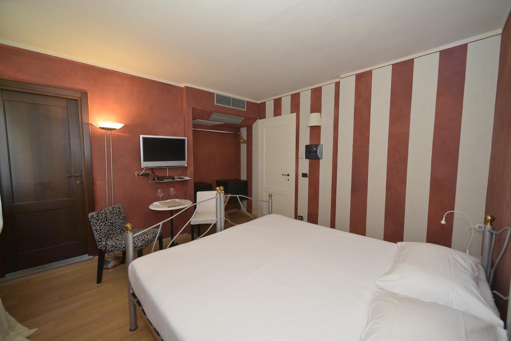 Cascina San Michele Bed and Breakfast Costigliole d'Asti Rum bild